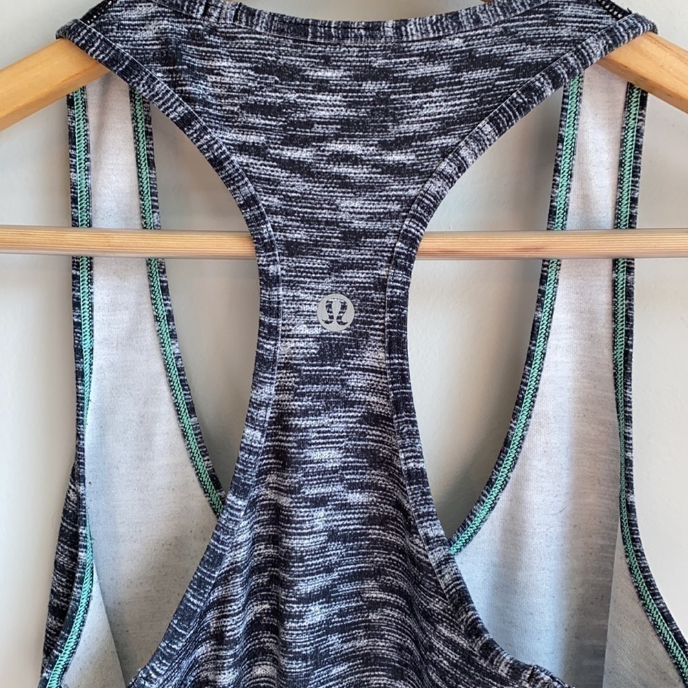 Lululemon racerback tank top SZ 4 - Picture 2 of 4